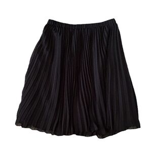 ELLE Black Pleated Skirt with Elastic Waist Size Medium